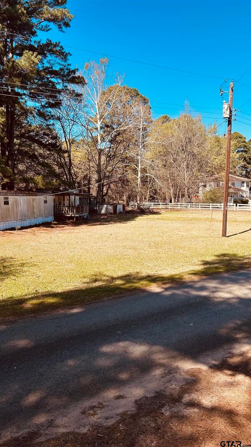 966 Se Cr 4220, Mt Vernon, TX, 75457 | Card Image