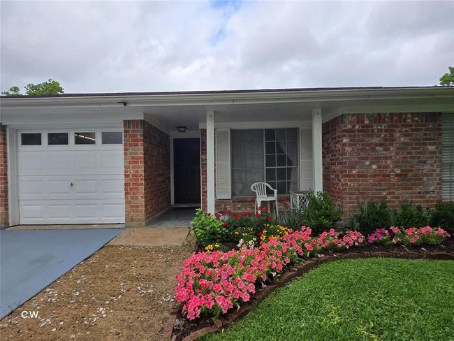 11834 Mulholland Dr, House other with 4 bedrooms, 2 bathrooms and 2 parking in Meadows Place TX | Image 7