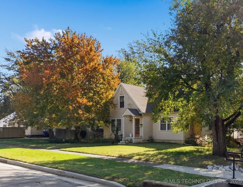 401 E College St, Broken Arrow, OK, 74012-3916 | Card Image