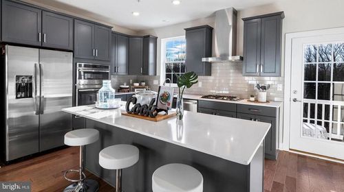 215 Red Leaf Ln, EXTON, PA, 19341-2388 | Card Image