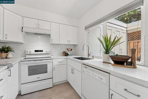 136 Garden Creek Pl, Danville, CA, 94526-1721 | Card Image