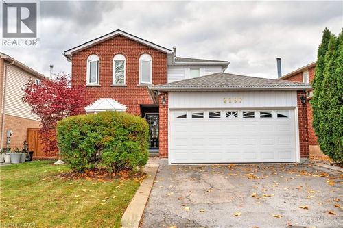 2197 Donald Rd, Burlington, ON, L7M3R8 | Card Image