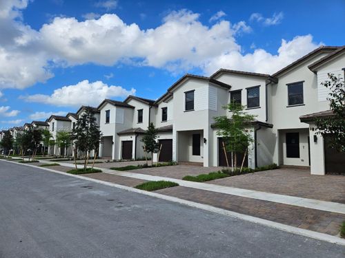 257-257 Sw 159th Way, Pembroke Pines, FL, 33027-4243 | Card Image