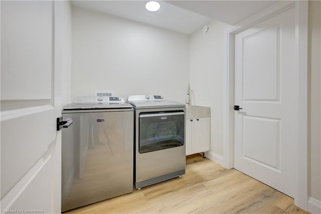 1264 King St N, House other with 5 bedrooms, 2 bathrooms and 5 parking in Saint Jacobs ON | Image 34