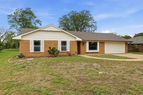 15 Preston Cir, Stillwater, OK, 74075-2030 | Card Image