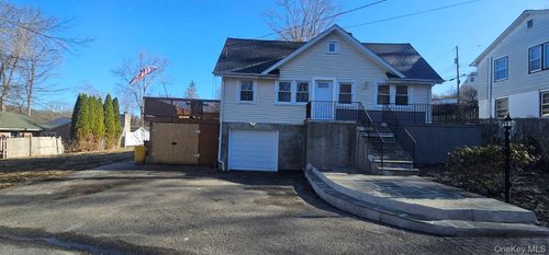 24 Greene Rd, Yorktown Heights, NY, 10598-6624 | Card Image