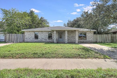 2111 E Lott Ave, Kingsville, TX, 78363-6035 | Card Image