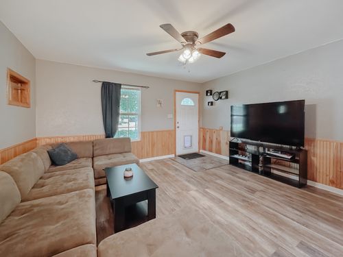 462 Anderson Ln, Fairfield, TX, 75840-1802 | Card Image