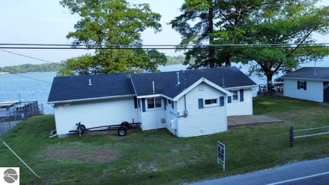 4432 E Cedar Lake Dr, House other with 3 bedrooms, 2 bathrooms and null parking in Greenbush MI | Image 4