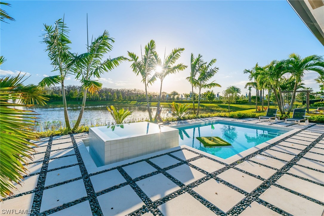 Daphne Ct, Naples, FL 34120