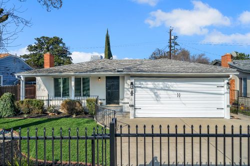 2059 Country Club Blvd, Stockton, CA, 95204-4823 | Card Image