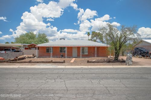 5843 E Calle Silvosa, Tucson, AZ, 85711-6735 | Card Image