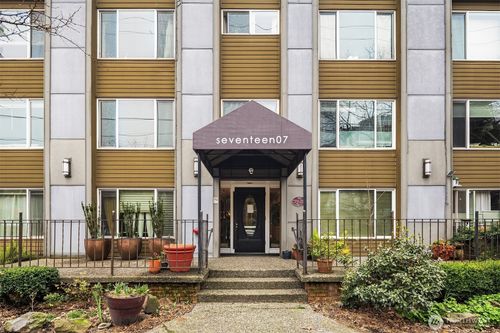 206-1707 Boylston Ave, Seattle, WA, 98122-2203 | Card Image