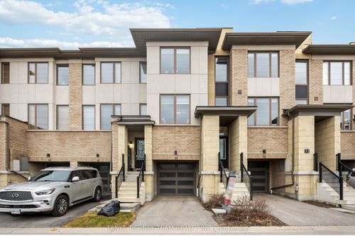 34 Shawfield Way, Whitby, ON, L1R0N8 | Card Image