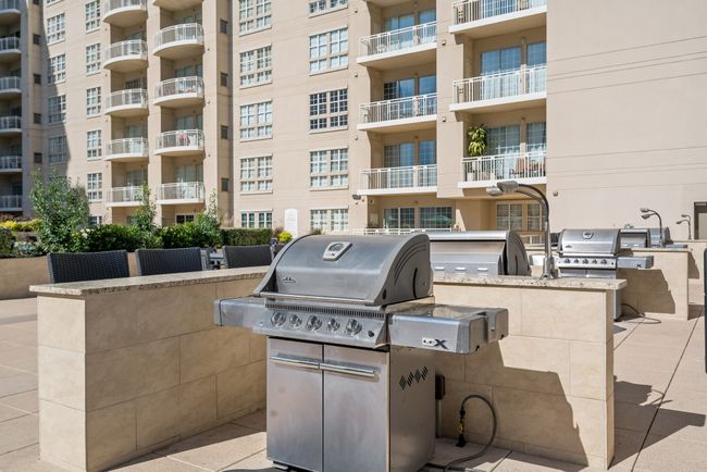 View of patio with area for grilling | Image 28