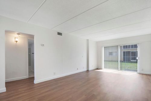 apt-b10-1501 Crescent Cir, Lake Park, FL, 33403-2251 | Card Image