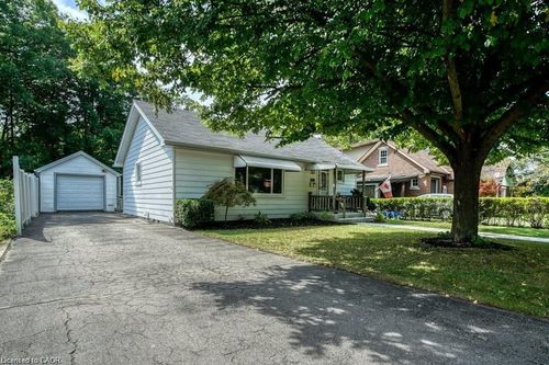 102 Kribs St, Cambridge, ON, N3C3N5 | Card Image