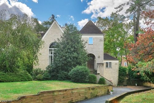 25 Bedford Rd, Summit, NJ, 07901-1618 | Card Image