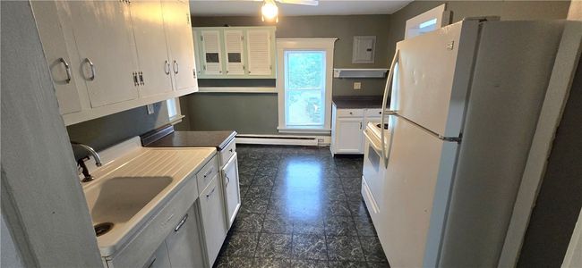 104 Main St, Home with 10 bedrooms, 5 bathrooms and null parking in Stamford NY | Image 17