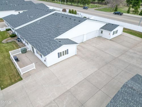 b-3015 E Colorado Dr, Bismarck, ND, 58503-1617 | Card Image