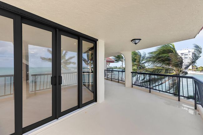 Wrap Around Balcony | Image 31