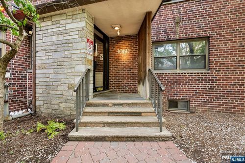 3060 Edwin, Fort Lee, NJ, 07024 | Card Image