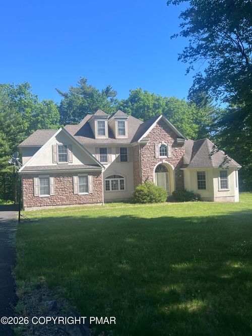 371 Joanne Ct, Bartonsville, PA, 18321-7774 | Card Image