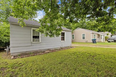 1016 E Shaw Street, House other with 2 bedrooms, 1 bathrooms and null parking in Fort Worth TX | Image 2