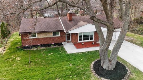 28357 New Castle Rd, Farmington Hills, MI, 48331-3338 | Card Image