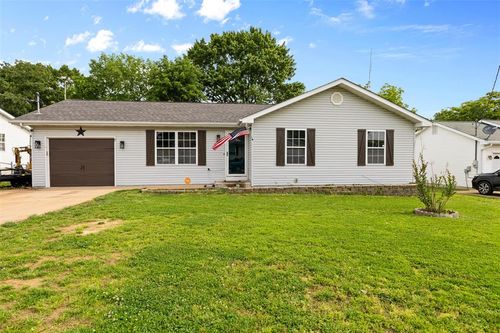 114 Edwards Ln, Park Hills, MO, 63601-2327 | Card Image