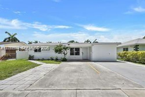 814 Ne 4th St, Hallandale Beach, FL, 33009-3521 | Card Image
