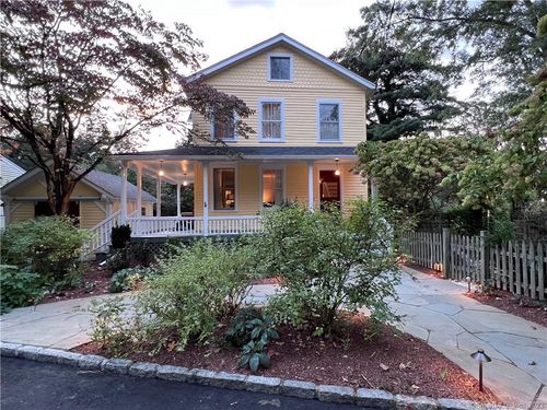 1975 Mill Plain Rd, Fairfield, CT, 06824-3033 | Card Image