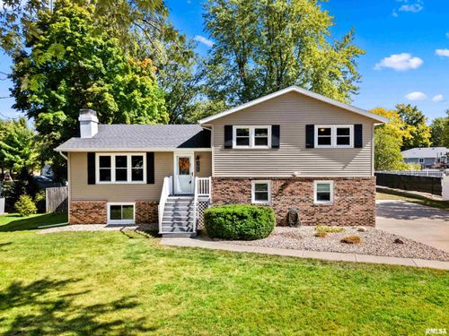 305 Arbor Vitae Dr, Germantown Hills, IL, 61548-9132 | Card Image