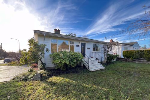 3876 Carey Rd, Victoria, BC, V8Z4C9 | Card Image