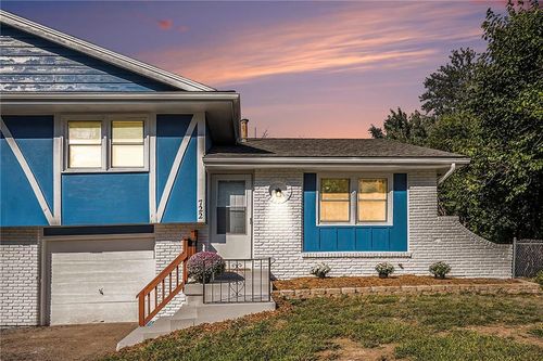 722 S Central St, Olathe, KS, 66061-4968 | Card Image