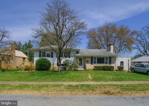 12 Center Drive, CAMP HILL, PA, 17011 | Card Image