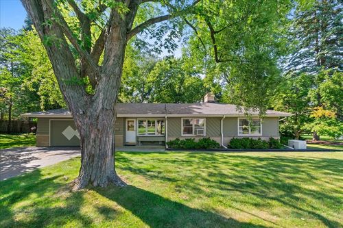 233 Arthur Dr, Woodstock, IL, 60098-2207 | Card Image