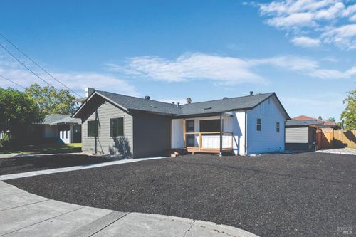 2304 Rowe Dr, Santa Rosa, CA, 95403-3110 | Card Image