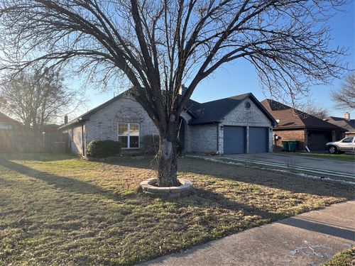824 Johnston Lane, Cedar Hill, TX, 75104 | Card Image