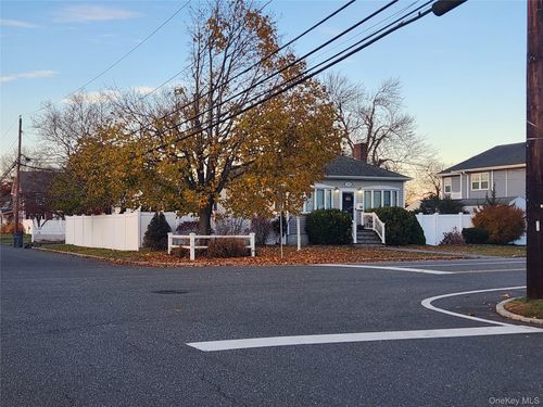 1504 3rd St, West Babylon, NY, 11704-4736 | Card Image