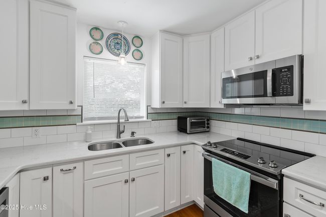 301 22 Nd Pl E, House other with 3 bedrooms, 3 bathrooms and 1 parking in Oak Island NC | Image 23