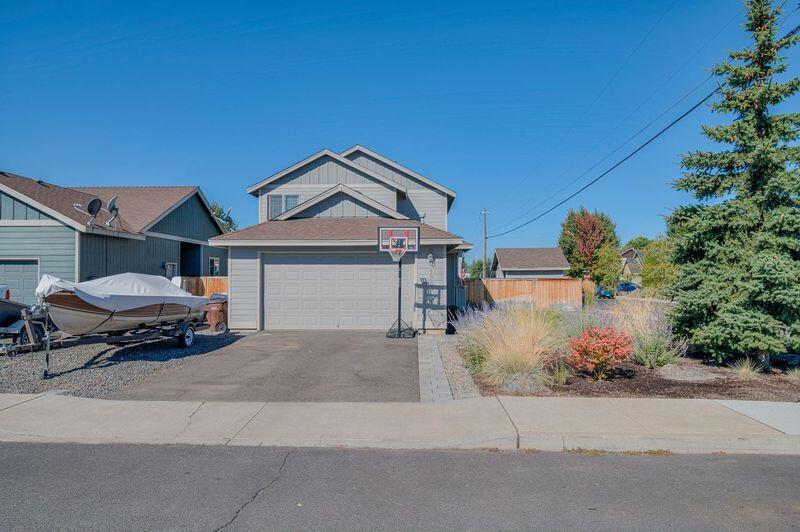 18th St, Redmond, OR 97756