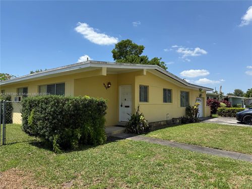 9300 Sw 52nd Ter, Miami, FL, 33165-6520 | Card Image