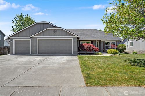 5929 Bluewood St, West Richland, WA, 99353-4906 | Card Image