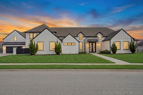 6685 E 128th St S, Bixby, OK, 74008-2662 | Card Image