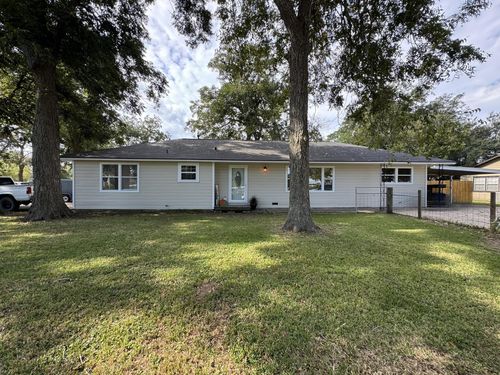 703 N Elm St, Sweeny, TX, 77480-1822 | Card Image