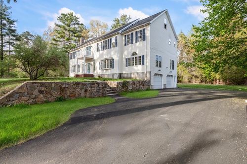24 Bates St, Mendon, MA, 01756-1115 | Card Image