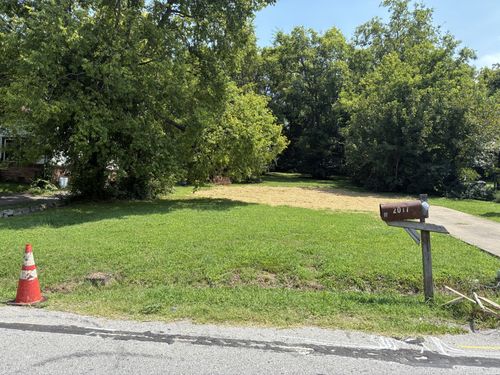 2017 Oakwood Ave, Nashville, TN, 37207 | Card Image