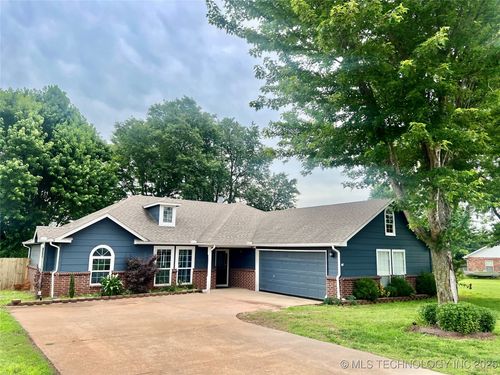 915 Aspenwood St, Cleveland, OK, 74020-4037 | Card Image