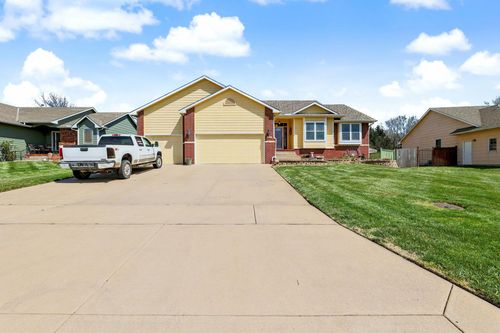 1930 Lakeland Dr, El Dorado, KS, 67042-4927 | Card Image